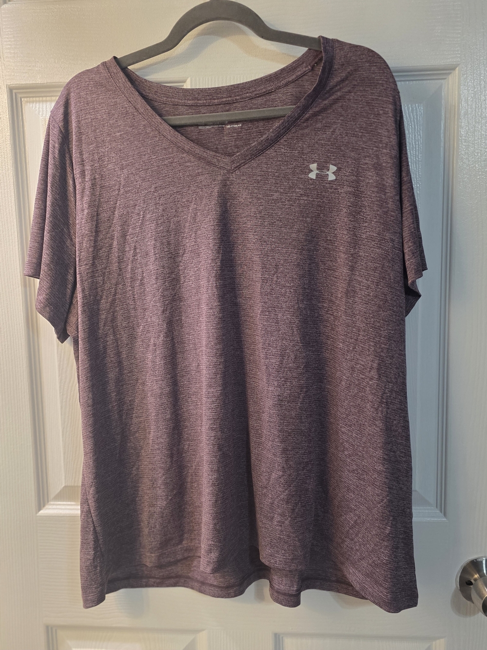 Under Armour Women's V-Neck Performance Tee - Plum Heather 2X